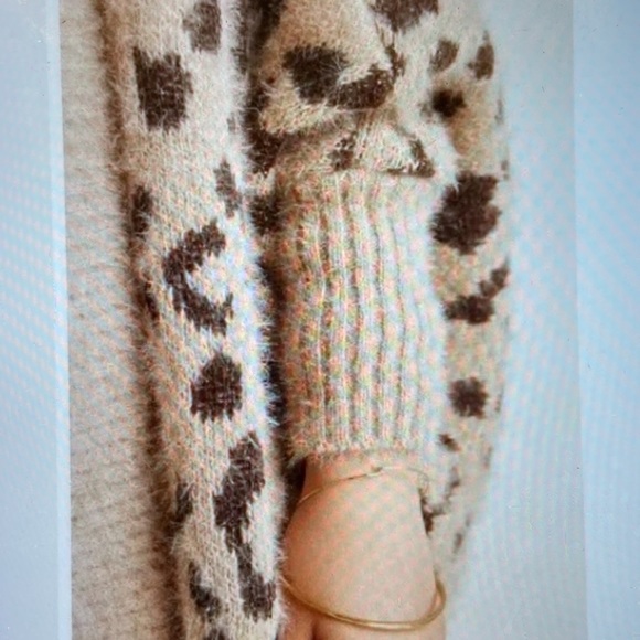 Anthropologie Akemi Kim super soft sweater kimono - Picture 8 of 9